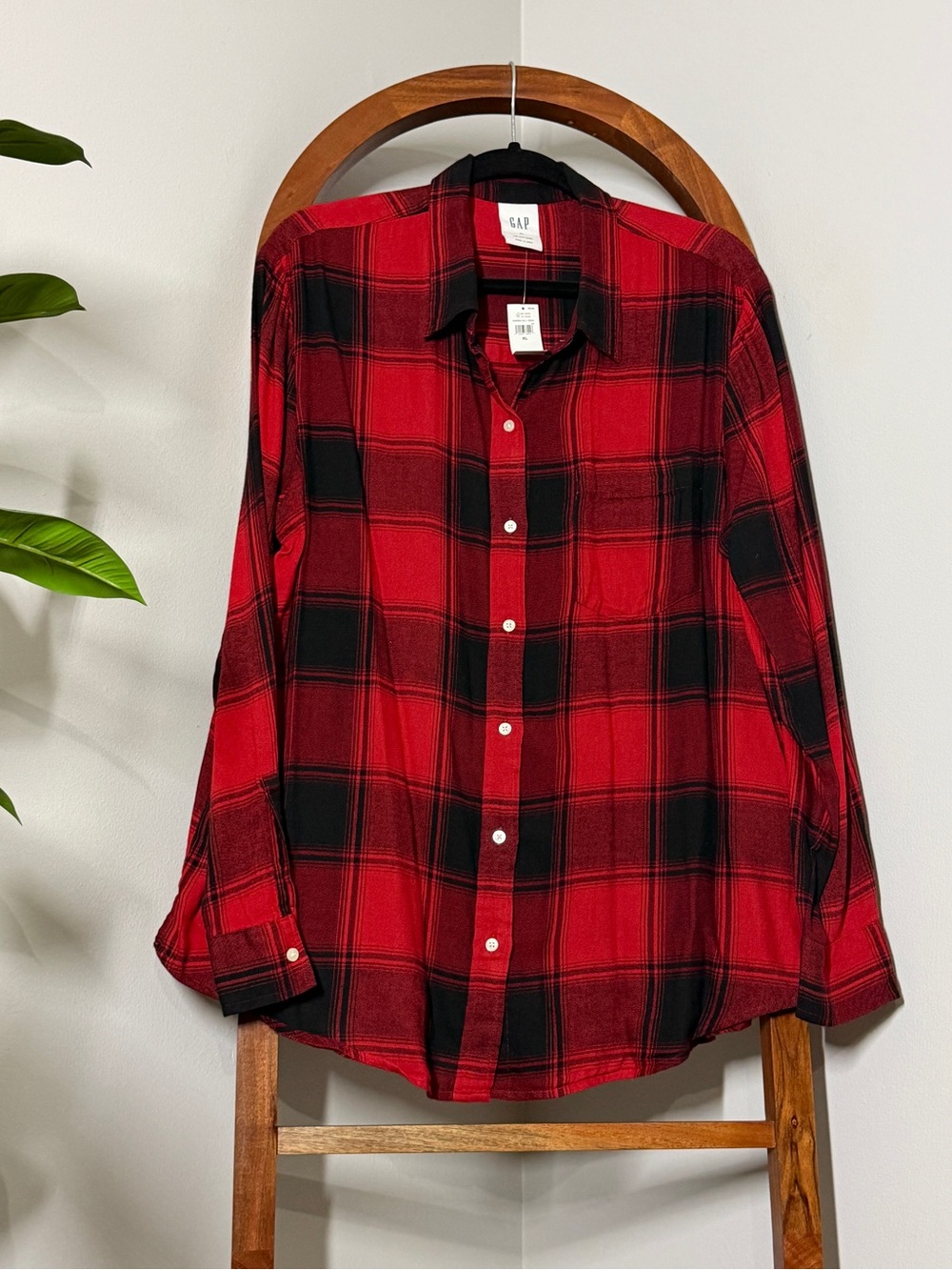 Gap XL Red Black Buffalo Check Long Sleeve Button Front The Easy Shirt NEW
